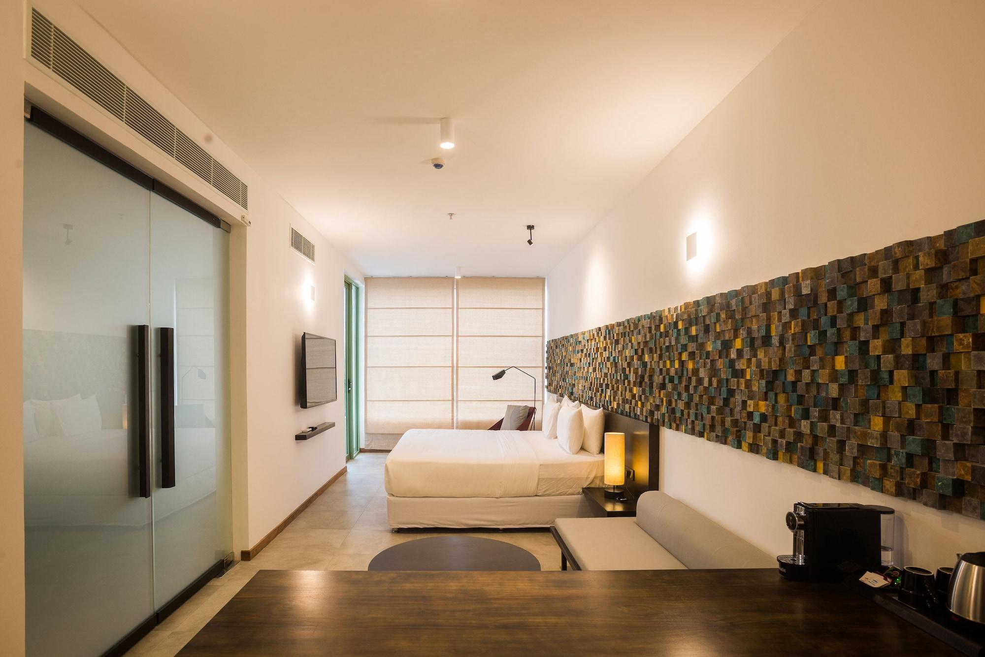 Hotel Me - Level 1 Certified Colombo